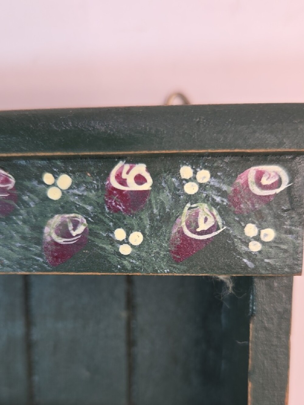 Vintage Small Hand-Painted Green Wall Shelf Floral Accent Miniatures Nick-Nacks - Picture 2 of 10